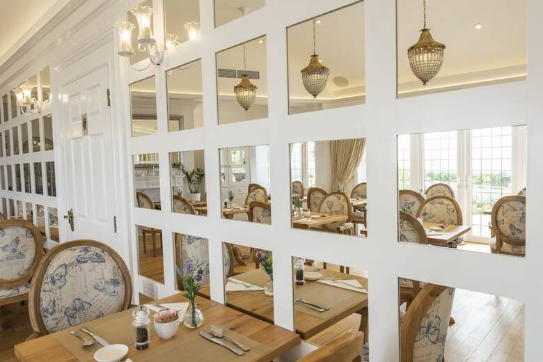 Hotel Haven Hall