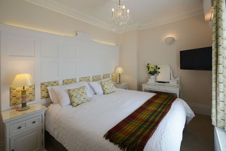 Hotel Haven Hall