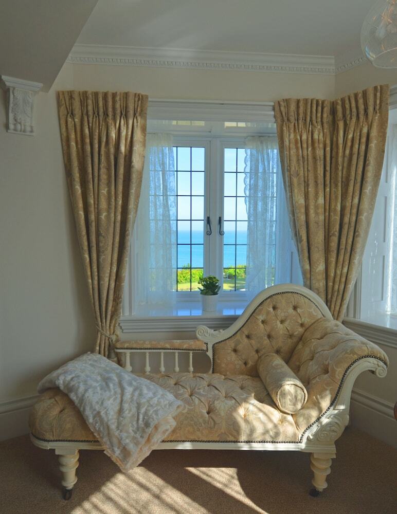 Hotel Haven Hall