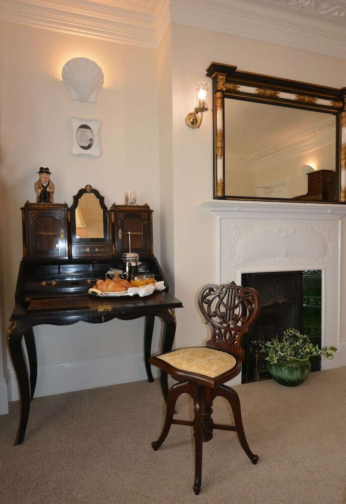 Hotel Haven Hall