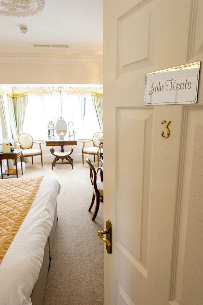 Hotel Haven Hall