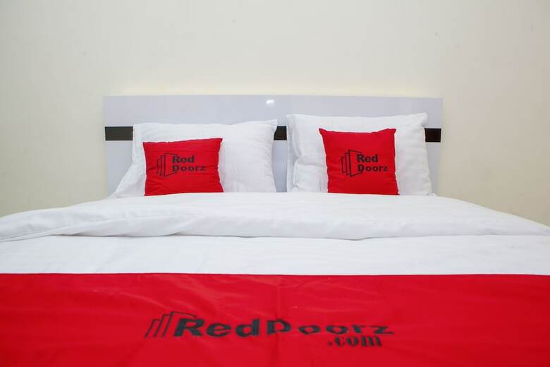 Hotel Reddoorz Apartment @ Tamansari Panoramic Soekarno