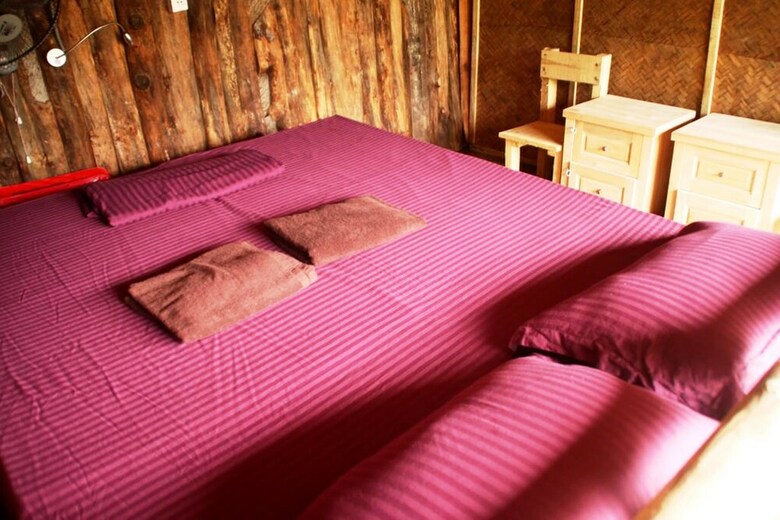 Hostal Nguyen Shack Phong Nha Central Town