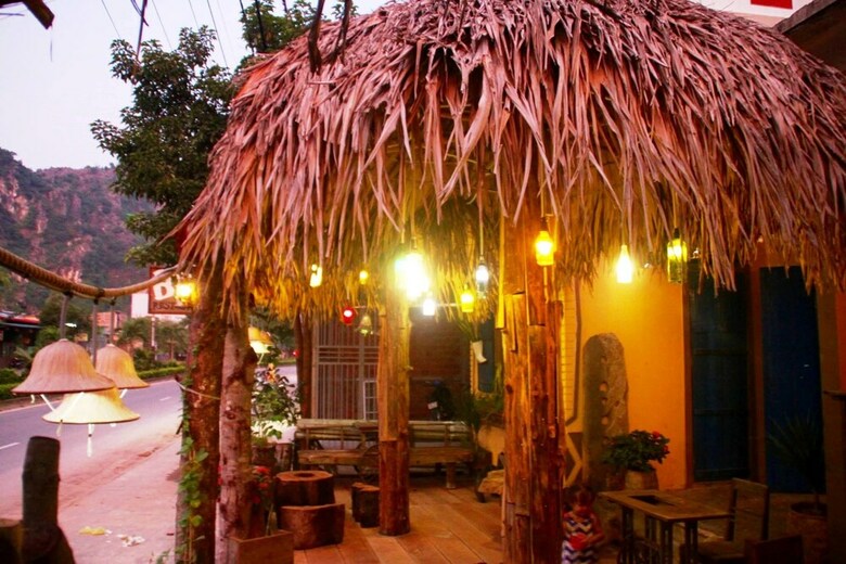 Hostal Nguyen Shack Phong Nha Central Town