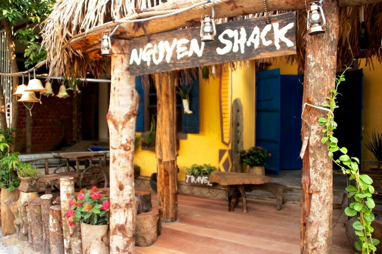 Hostal Nguyen Shack Phong Nha Central Town