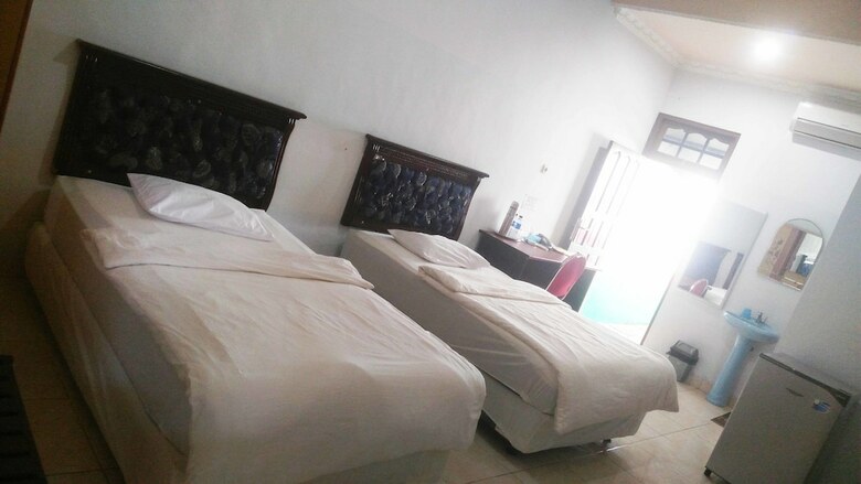 Avicenna Hotel