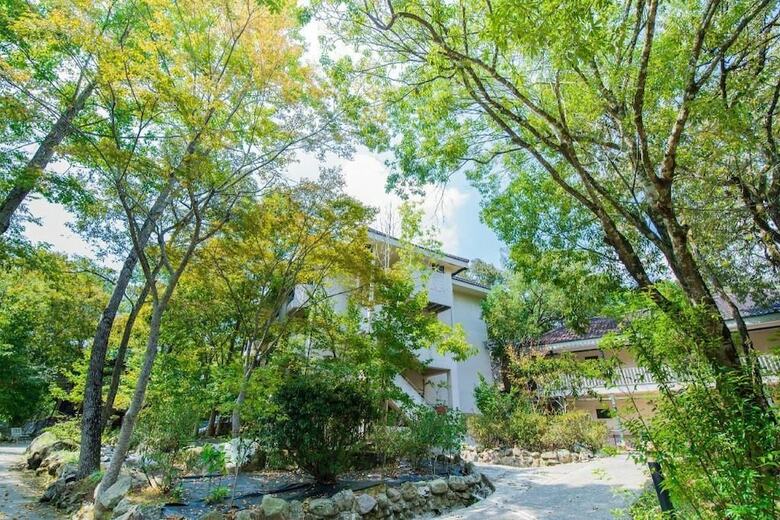 Hushan Hotspring Hotel