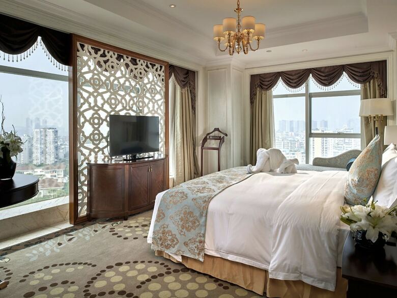 Yinxin Century Hotel