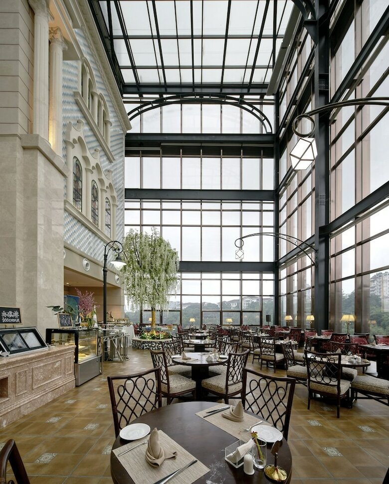 Yinxin Century Hotel
