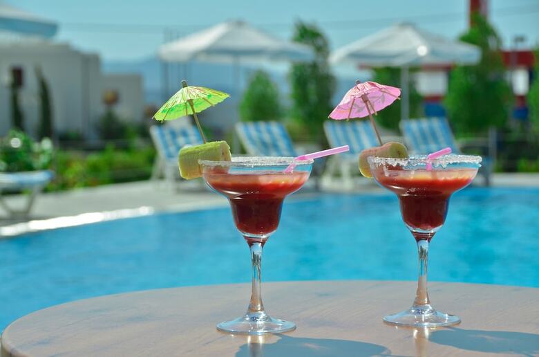 Birikos Hotel & Suites