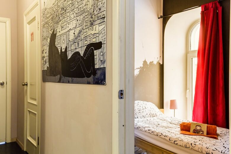 Hostal Whose Suitcase Hostel