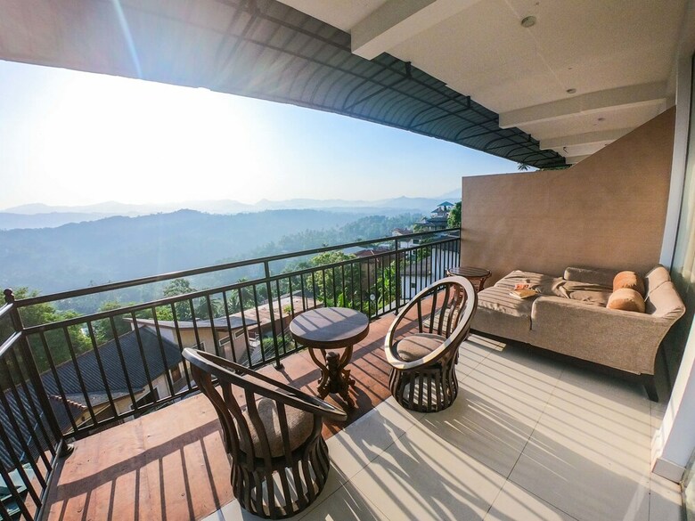 Romance Hills Hotel