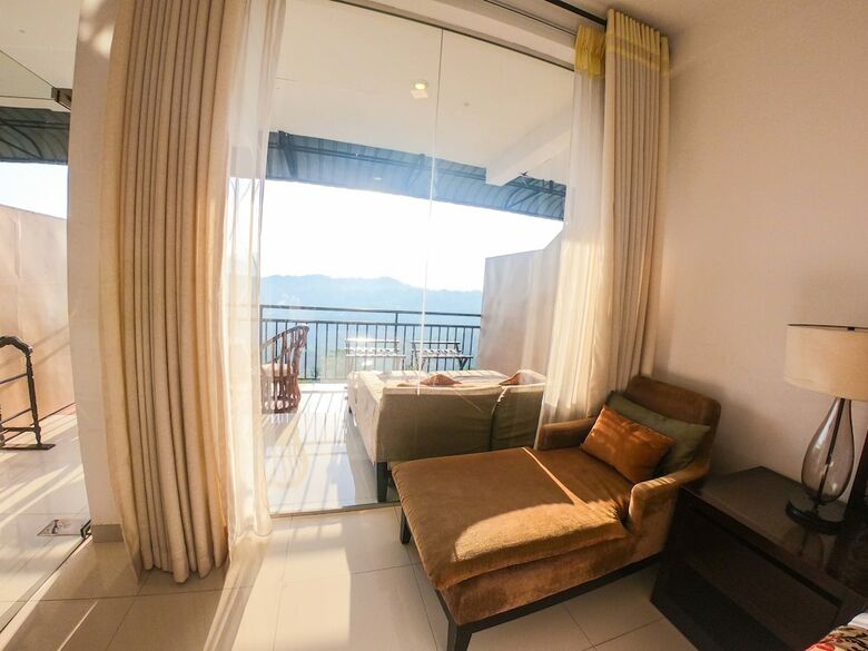Romance Hills Hotel