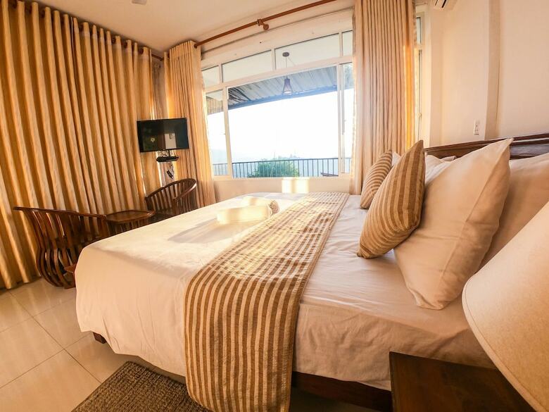Romance Hills Hotel