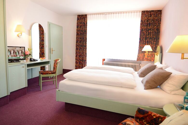 Hostal Hotel Weisses Lamm