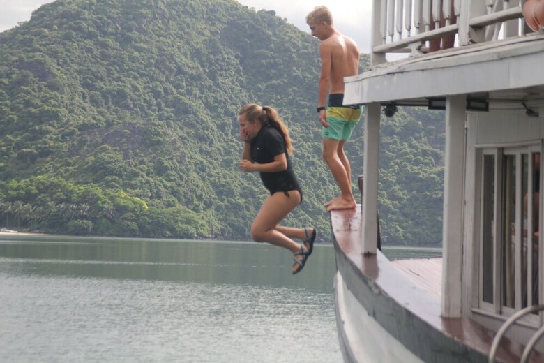 Lan Ha Legend Cruise
