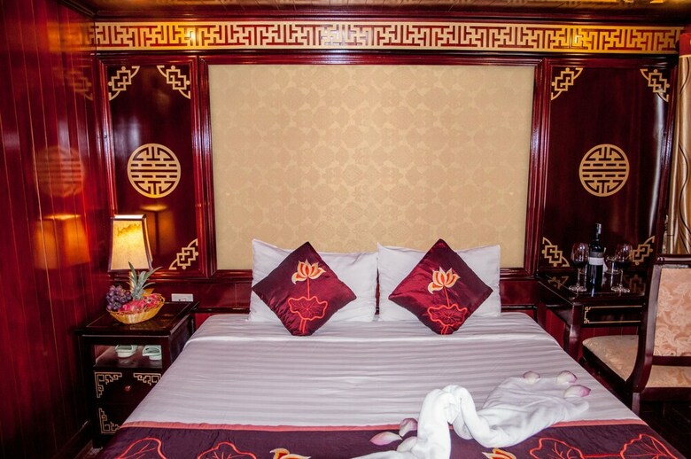 Lan Ha Legend Cruise