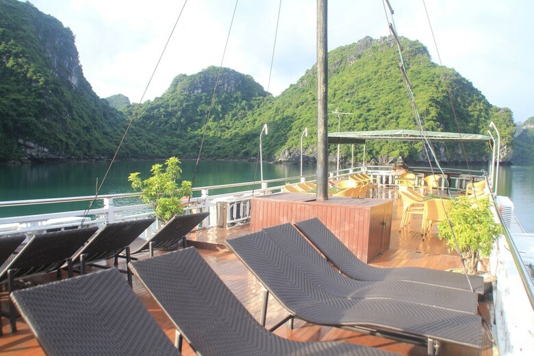 Lan Ha Legend Cruise