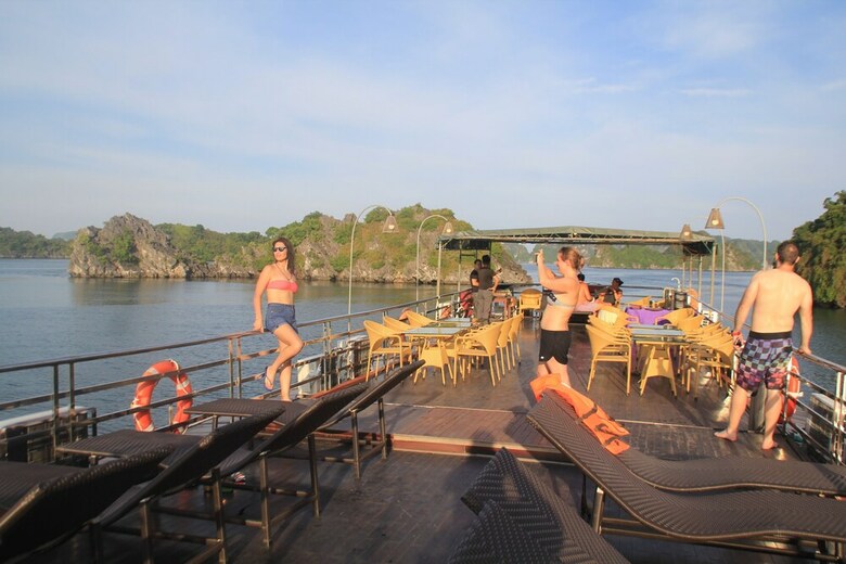 Lan Ha Legend Cruise