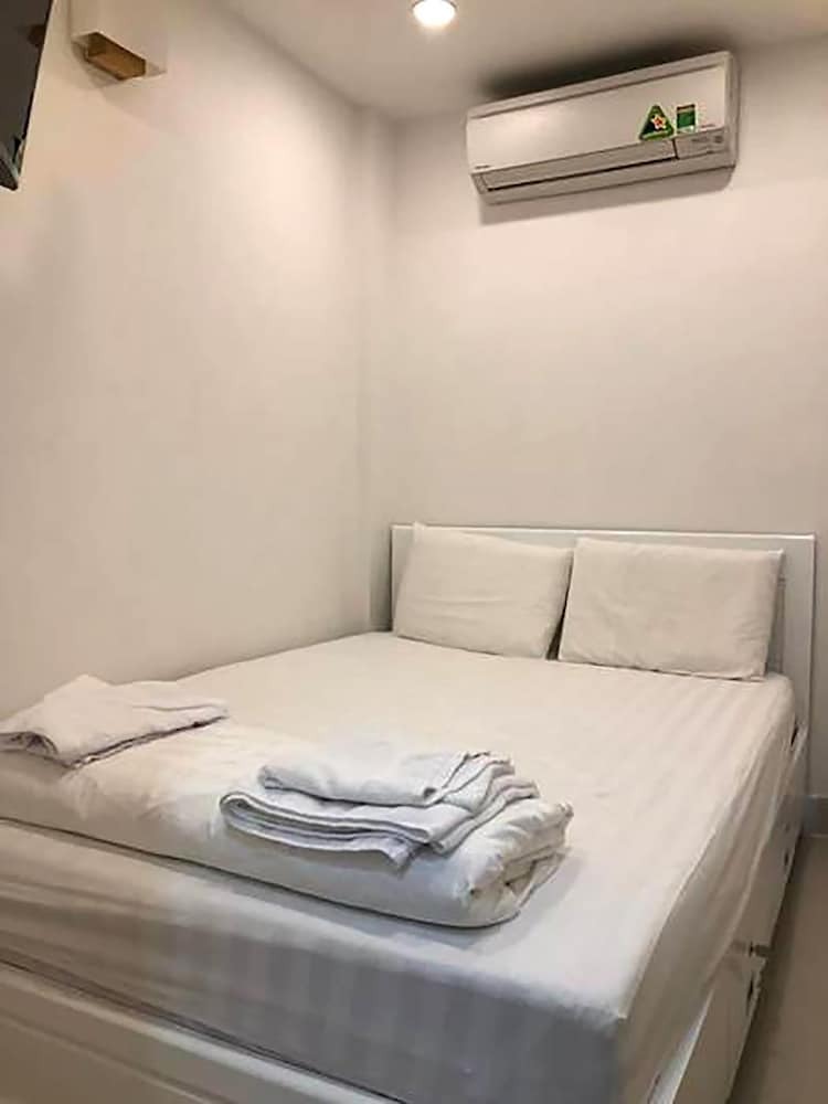 Hotel Full House Hostel