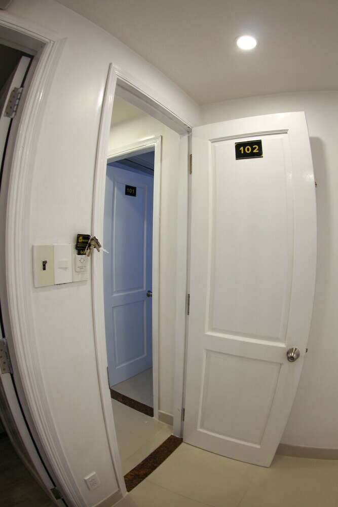 Hotel Full House Hostel