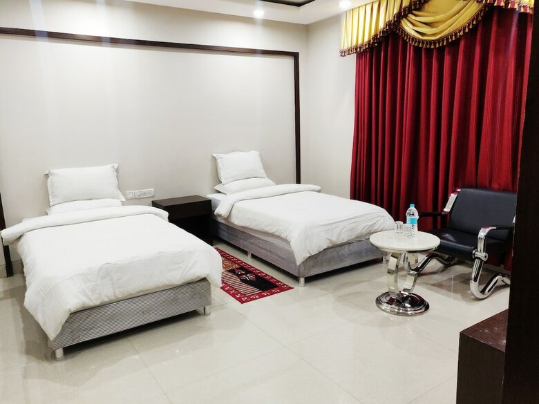 Bodhgaya Seven Inn Hotel N Restaurant