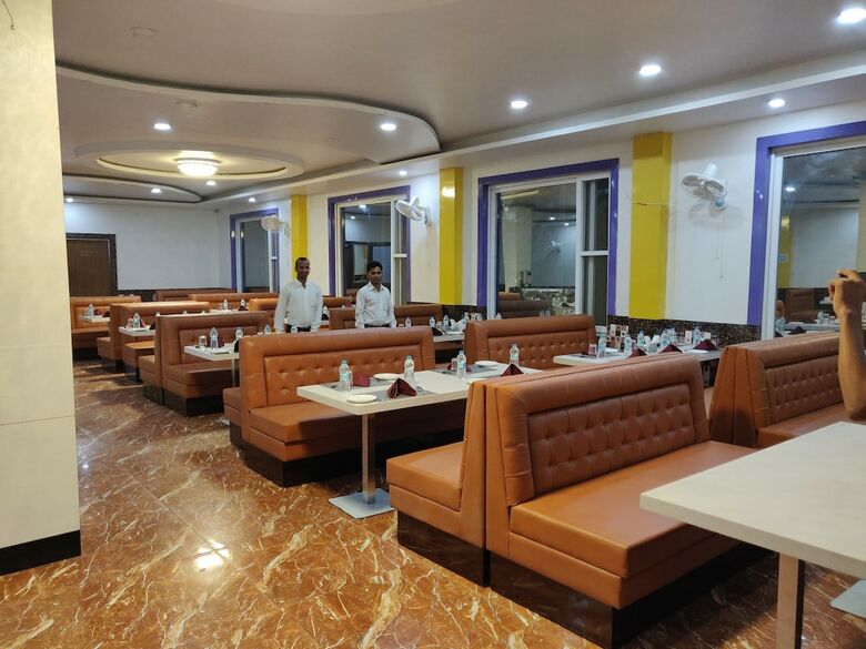 Bodhgaya Seven Inn Hotel N Restaurant