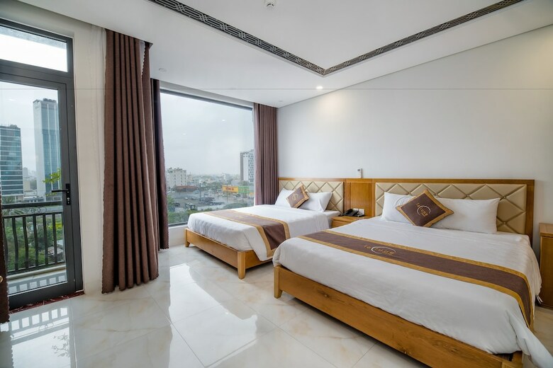 La Lune Hotel