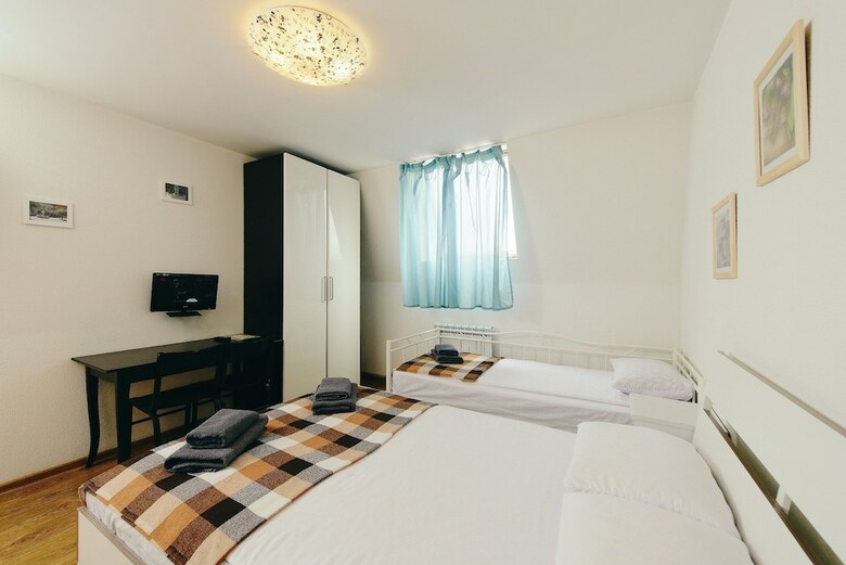 Hotel Iceberg House
