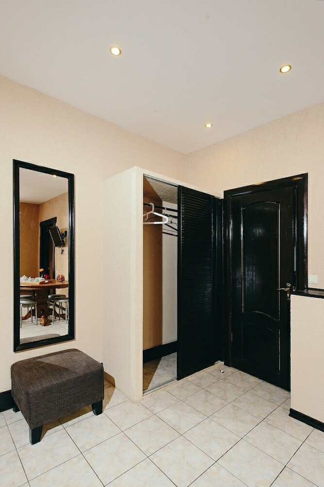 Hotel Iceberg House