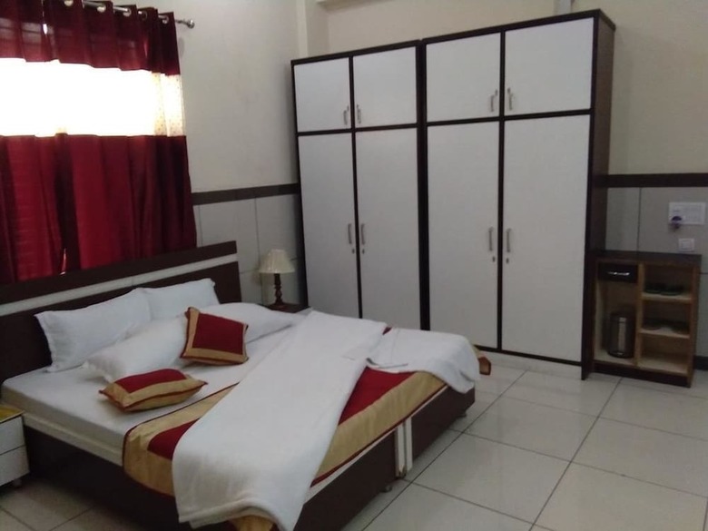 Hotel Primrose Regency