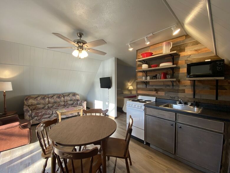 Calm Waters Cabin Resort