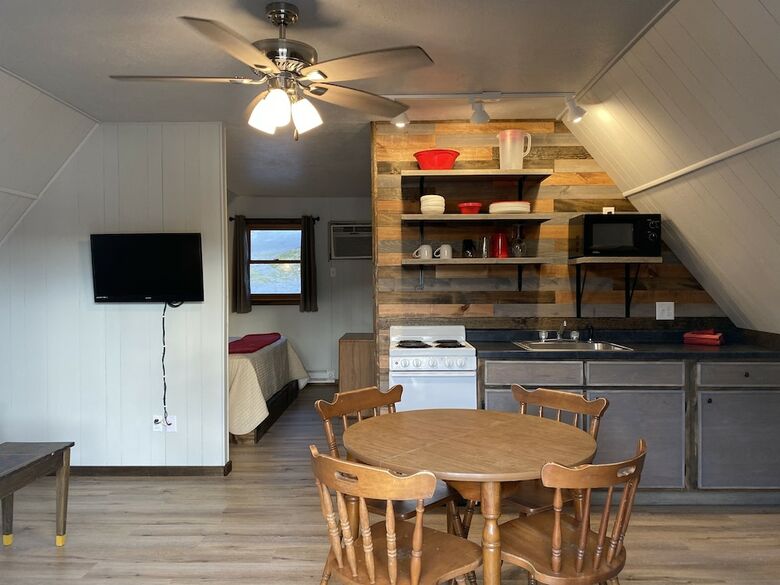 Calm Waters Cabin Resort