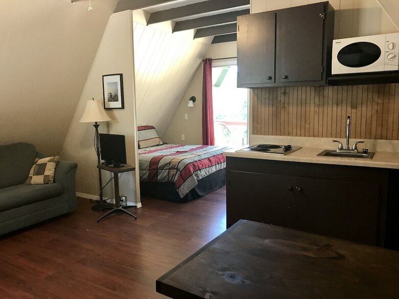 Calm Waters Cabin Resort