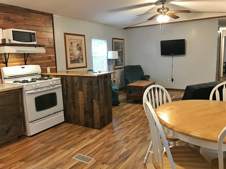 Calm Waters Cabin Resort
