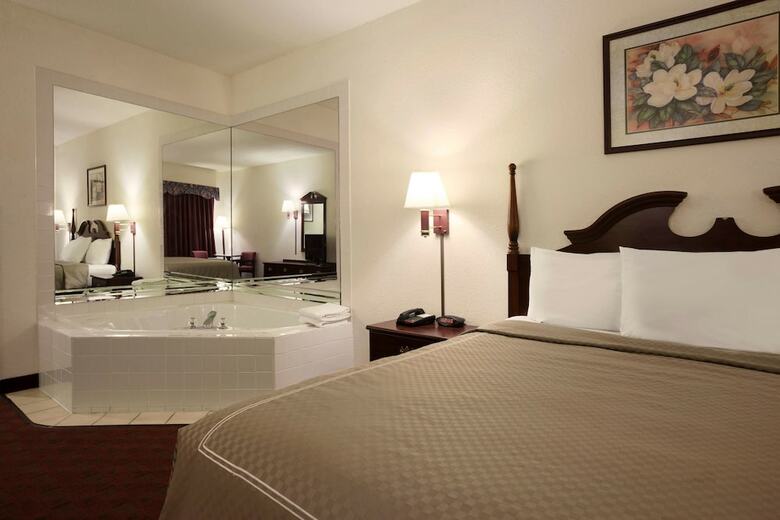 Motel Super 8 By Wyndham Aurora/naperville Area
