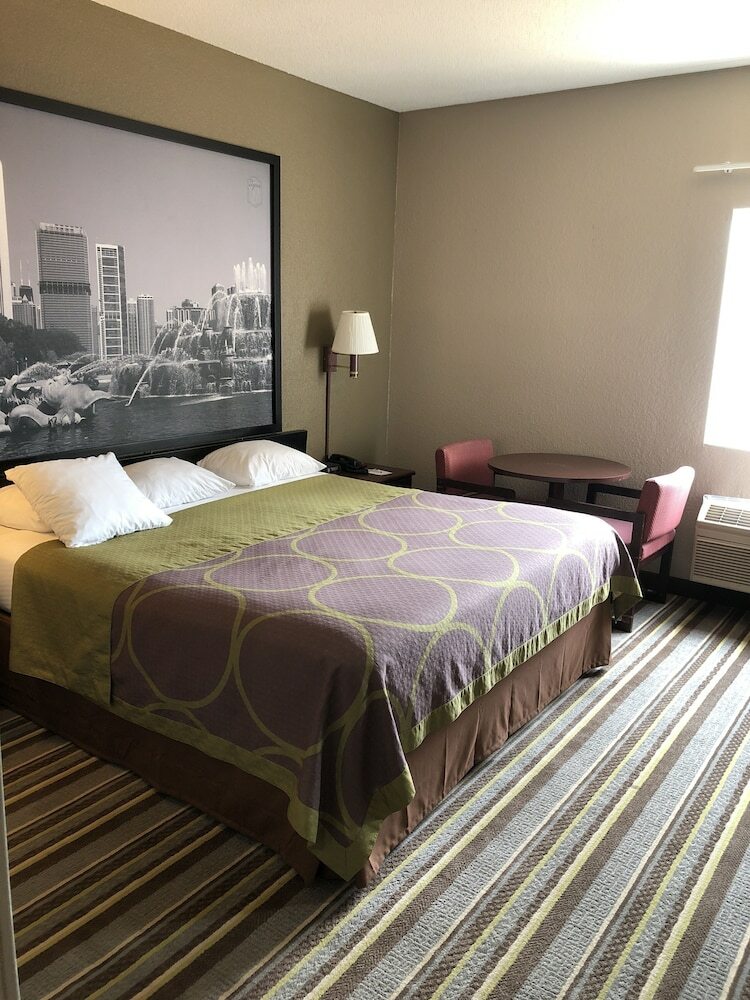 Motel Super 8 By Wyndham Aurora/naperville Area