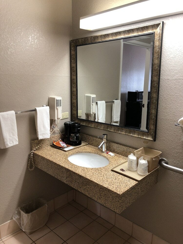 Motel Super 8 By Wyndham Aurora/naperville Area