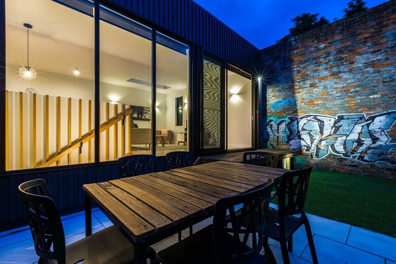 White Room Apartments