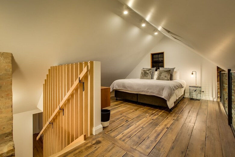 White Room Apartments