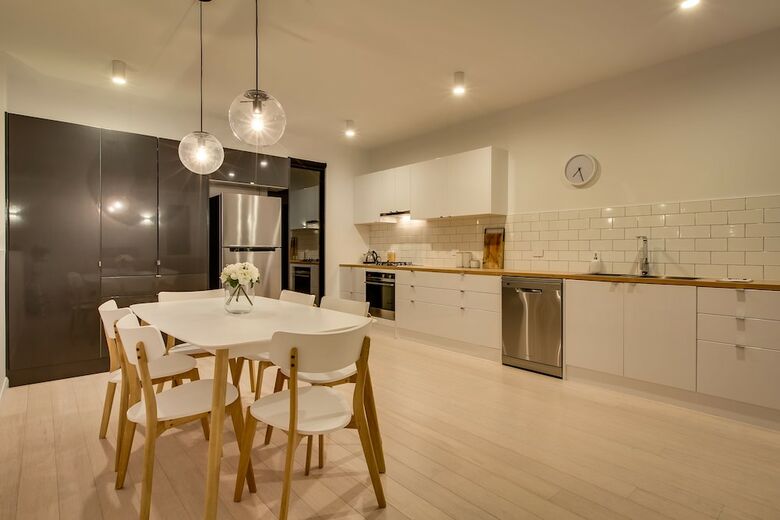 White Room Apartments