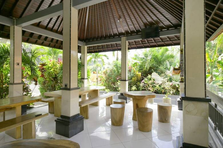 Hotel Airy Raya Pengadangan Mengwi 2 Bali