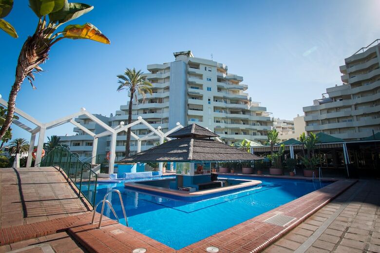 Apartamentos Holidays2benal Beach