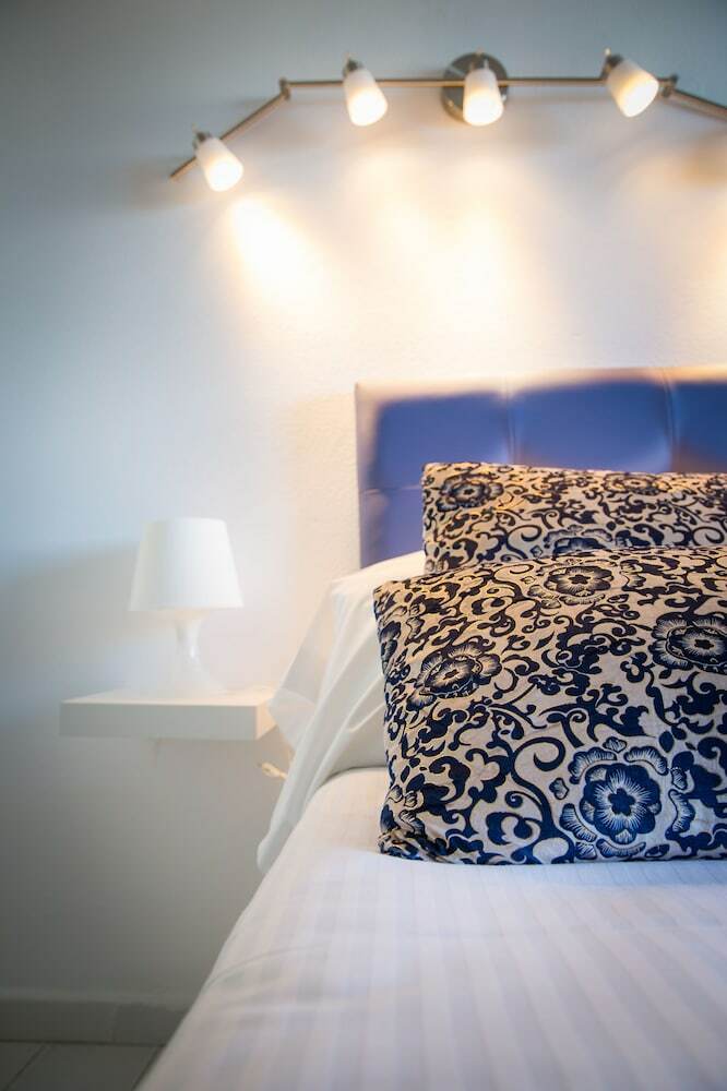 Apartamentos Holidays2benal Beach
