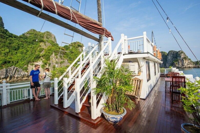 Swan Cruises Halong