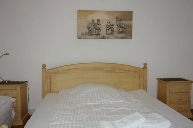 Tolstov-hotels Large 3 1/2 Room Apartment