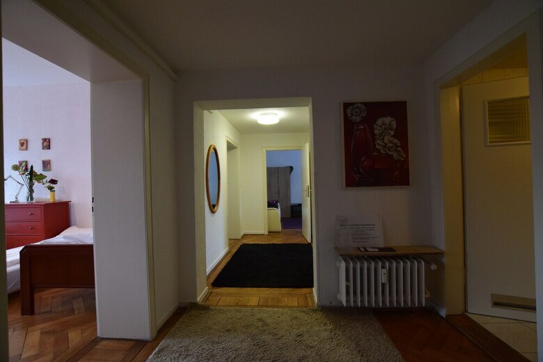 Tolstov-hotels Large 3 1/2 Room Apartment