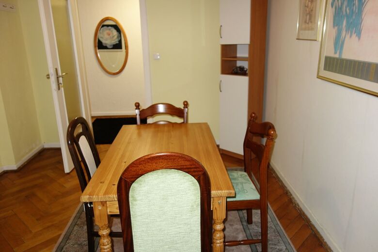 Tolstov-hotels Large 3 1/2 Room Apartment