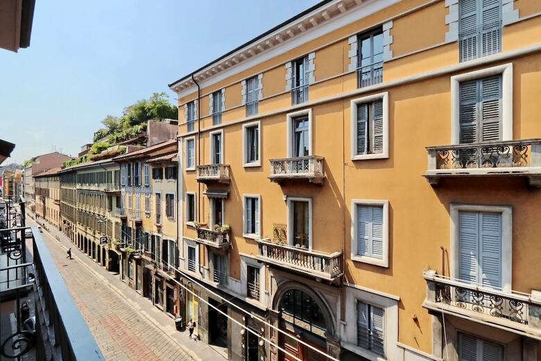 Apartamento Altido Austere Elegance