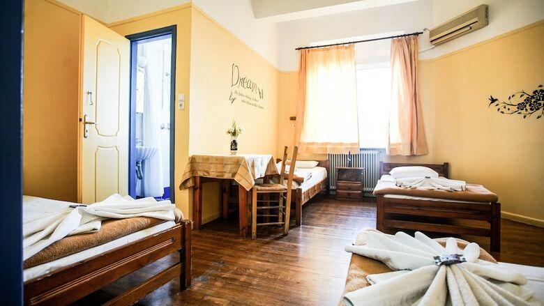 Hostal Students & Travellers Inn